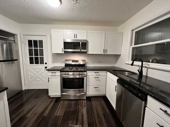 Foto del edificio - Newly renovated 2/ 1 Home for Rent!