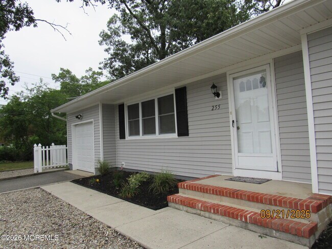 Foto del edificio - 255 Dogwood Ln