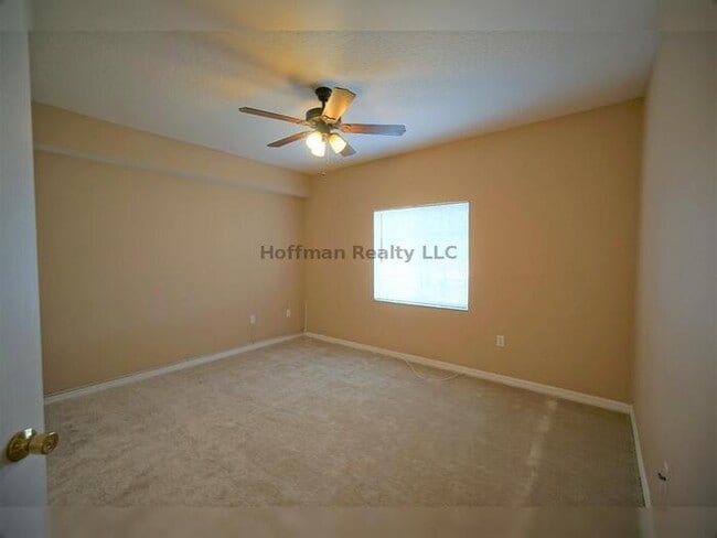 Building Photo - 3/2 Condo in Villages of Bloomingdale