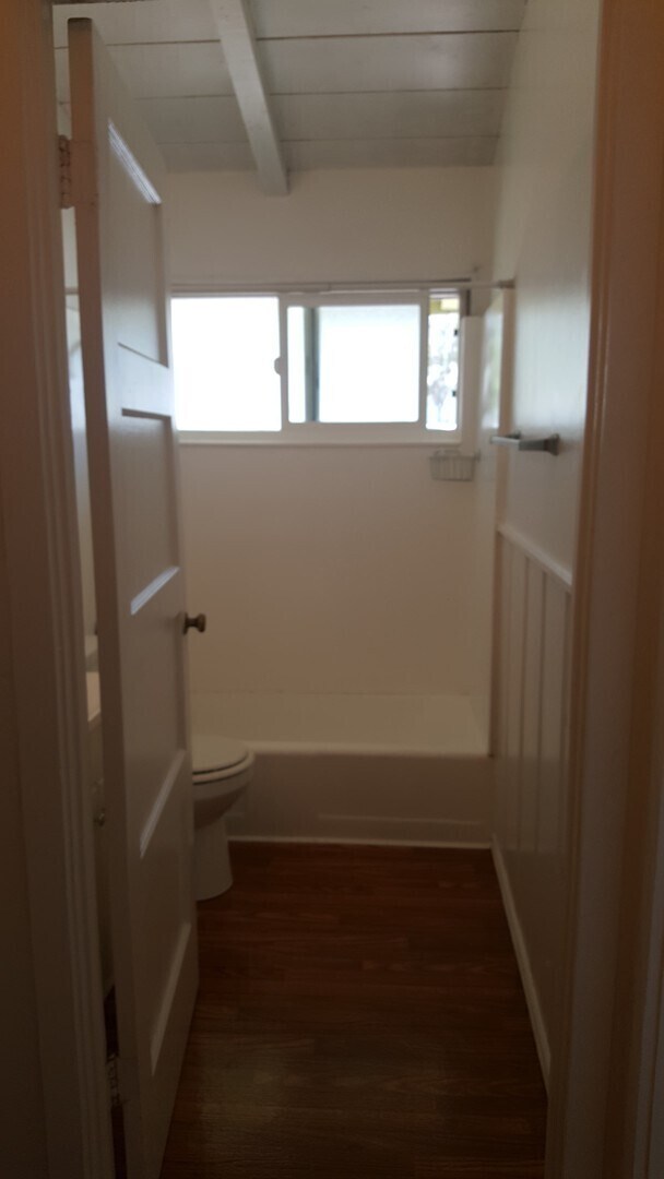 Building Photo - 1 bedroom / 1 bathroom unit
