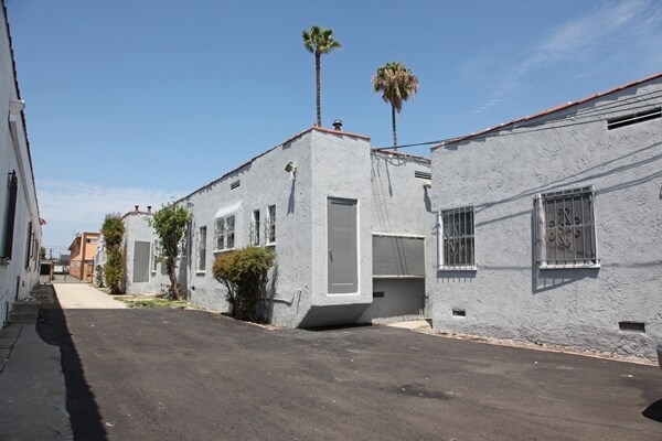 Foto del edificio - 6518-6522 S Victoria Ave