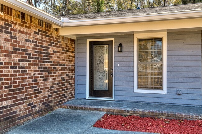 Building Photo - 238 Cavalier Dr