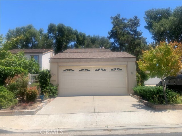 Foto del edificio - 71 Willow Tree Ln
