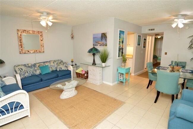 Building Photo - 12760 Indian Rocks Rd