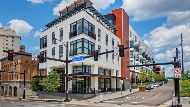 Pittsburgh Luxury Apartments - Eastside Bond Apartments - Eastside Bond