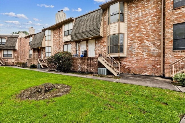 Building Photo - 2203 Place Rebecca Ln