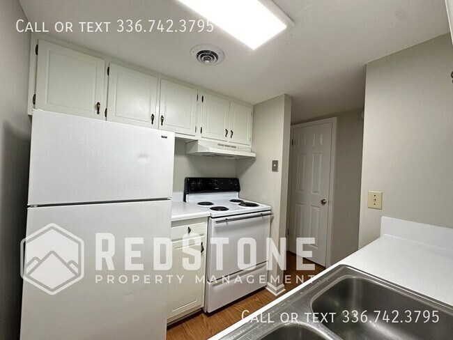 Foto del edificio - 2 Bedroom 1.5 Bath - Apartment