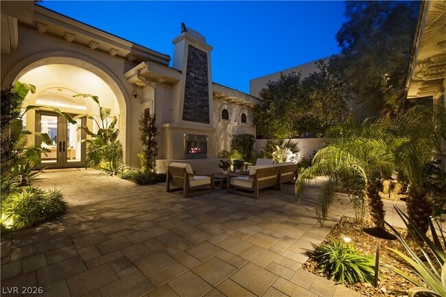 Building Photo - 9320 Tournament Canyon Dr