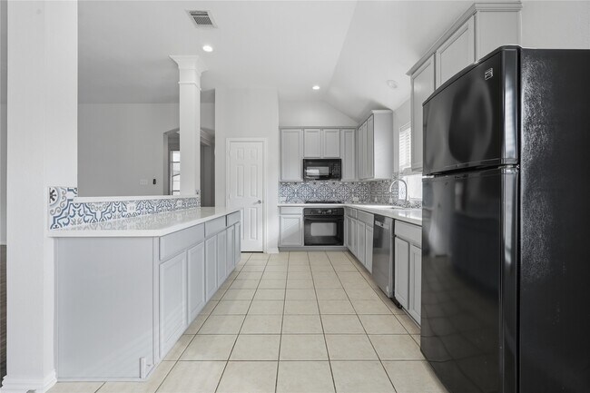 Foto del edificio - 5755 Lightstone Ln