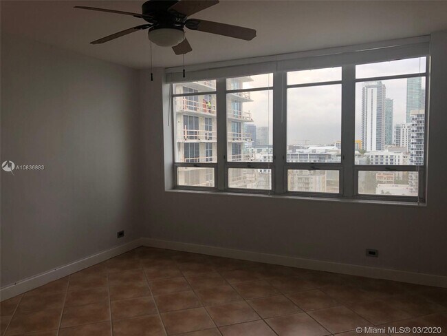 Building Photo - 2121 N Bayshore Dr