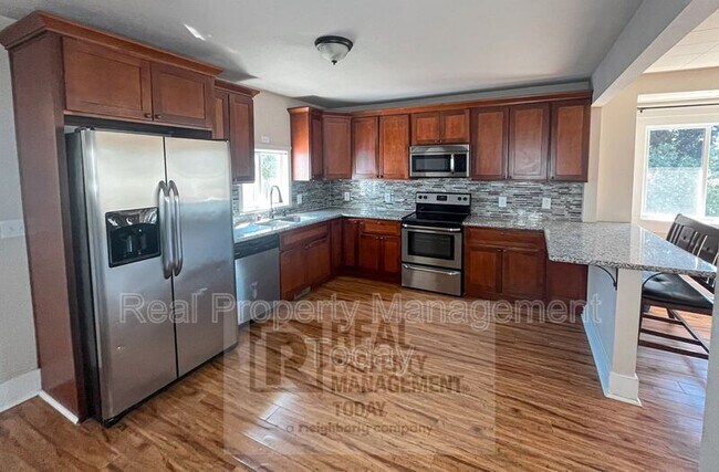 Building Photo - 1414 E 65th St