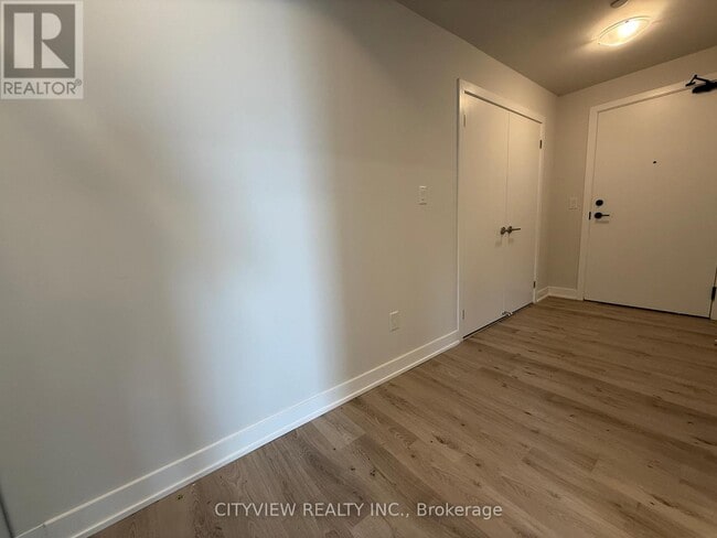 Building Photo - 430 Square One Dr