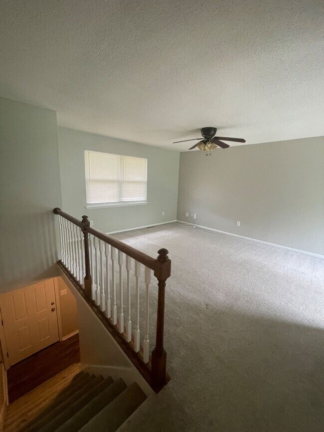 Foto del edificio - 409 NE Westwind Dr
