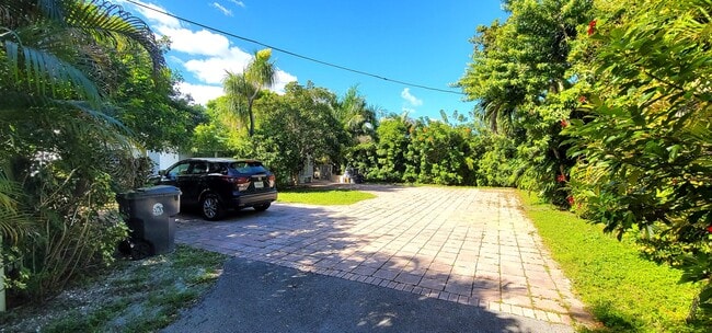 Foto del edificio - 721 Greene Ave