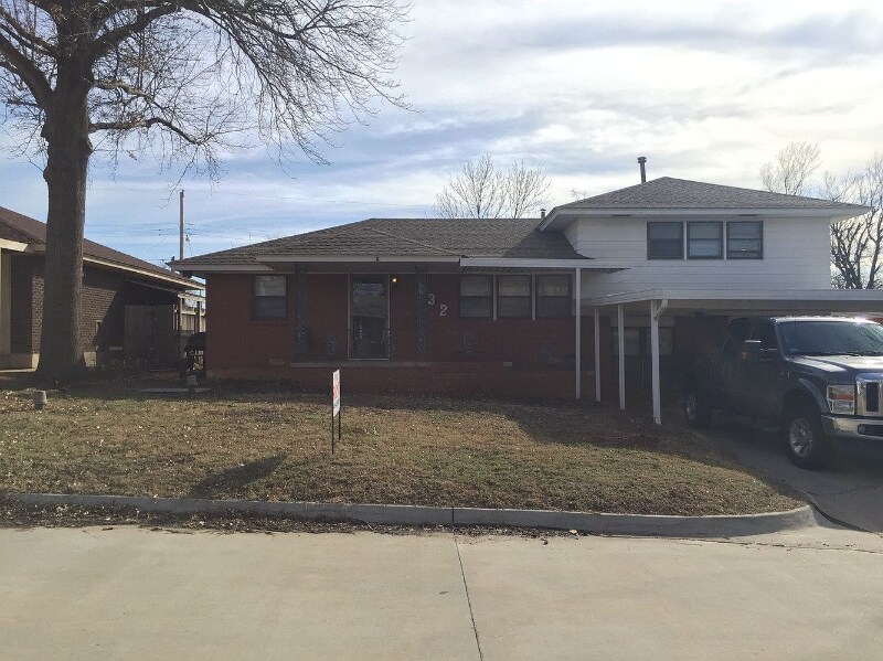 132 W Coe Dr, Midwest City, OK 73110 House Rental in Midwest City, OK