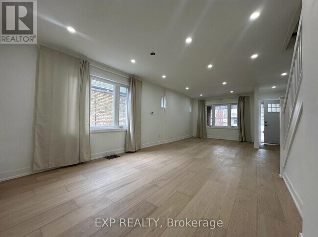 Building Photo - 926 Greenwood Ave