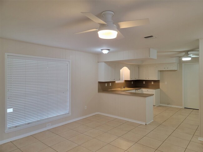 Foto del edificio - 713 Clubside Dr