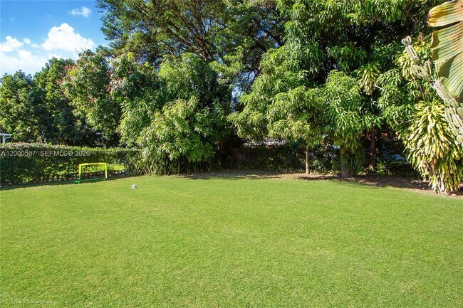 Foto del edificio - 755 NW 43rd St