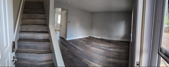 Building Photo - 717 39th St