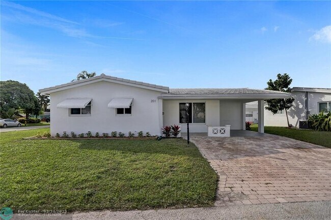 Building Photo - 201 NW 41st Ct