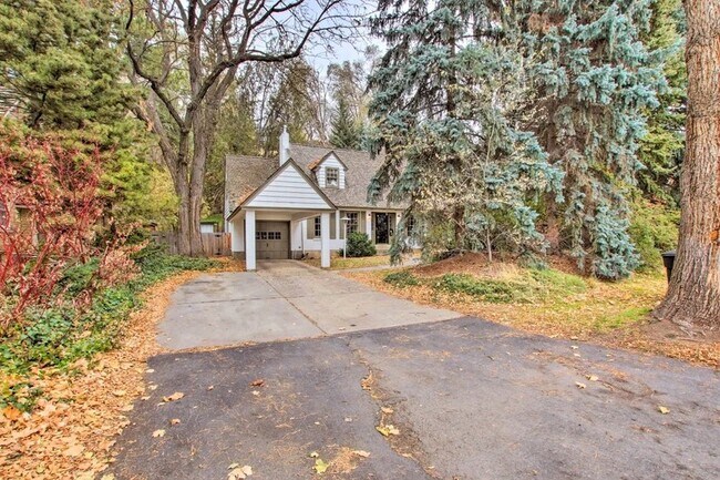 Foto del edificio - 661 Canyon Rd