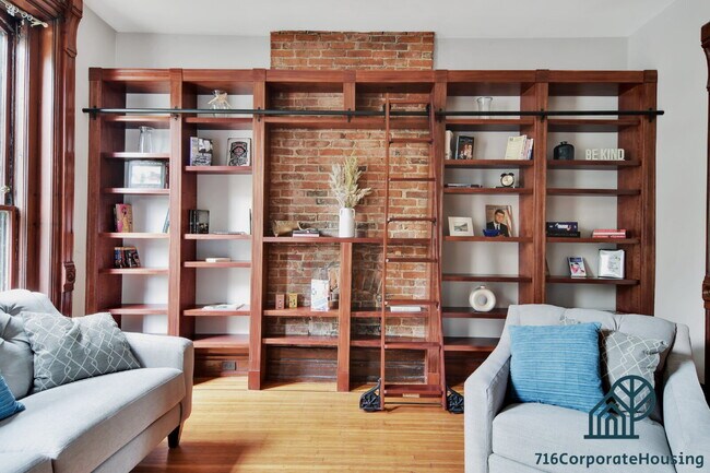 Foto del edificio - Furnished 2-Bedroom Lower Apartment on Prospect Ave