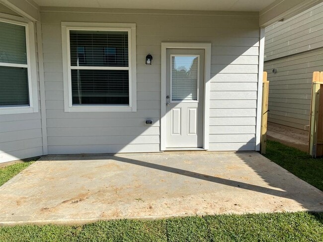 Building Photo - 4919 Blue Jacaranda Wy
