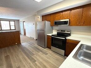 Building Photo - 1814 Spruce Dr