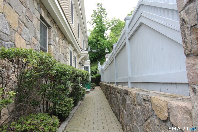 Foto del edificio - 288 Davis Ave