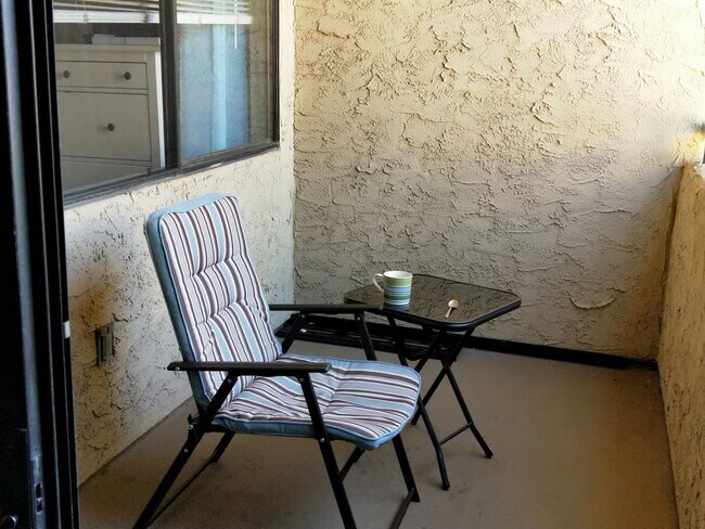 Building Photo - 10982 Roebling Ave