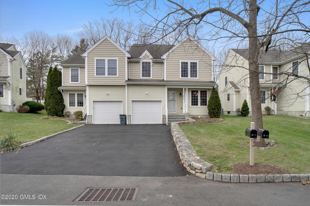 18 Rippowam Rd Unit 2B, Greenwich, CT 06807 Condo for Rent in