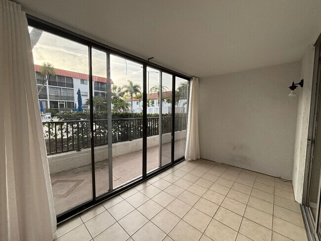 Building Photo - 10530 77th Ter