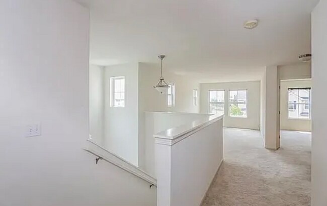 Building Photo - 676 Acadia Cir