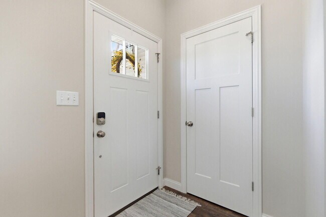 Foto del edificio - 3805 Flatwater Dr
