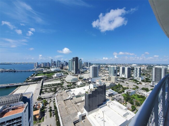 Foto del edificio - 1750 N Bayshore Dr