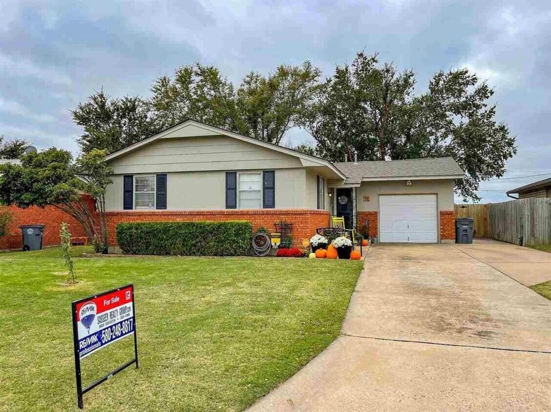 Foto principal - 328 NW 65th St