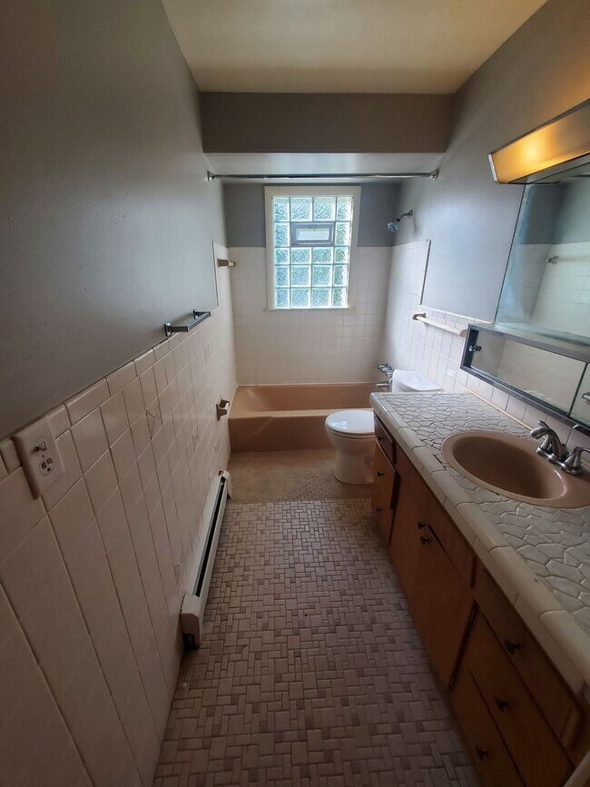 Foto del edificio - 7343 N Teutonia Ave