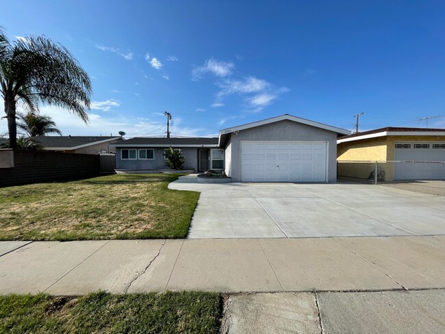 Building Photo - 5783 Los Angeles Way