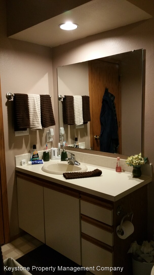 Foto del edificio - 4 br, 2 bath House - 2076 South Ridge Dr