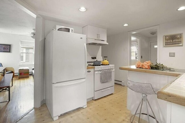 28 Foch Street, Unit 2 - 28 Foch St