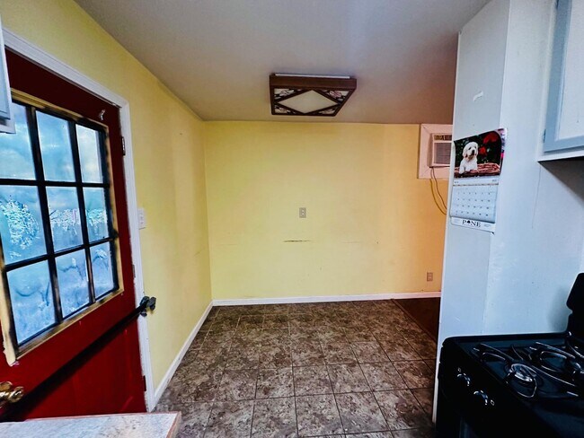 Foto del edificio - A Great 2 bed/1 bath Home in Pine White Hall!