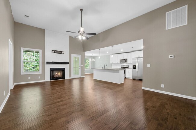Building Photo - 1252 Magnum Dr