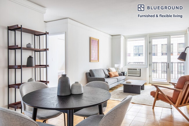 Building Photo - 230 W 55th St