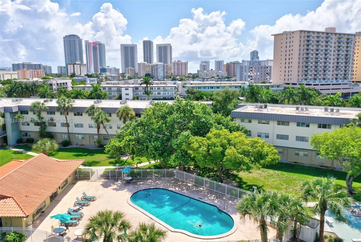 Foto principal - 270 Layne Blvd