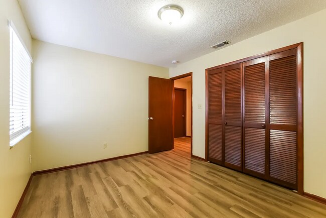 Building Photo - 715 Boysenberry Ct