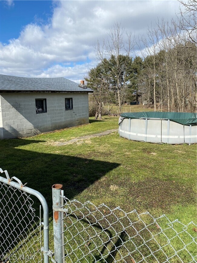 Building Photo - 38 John St