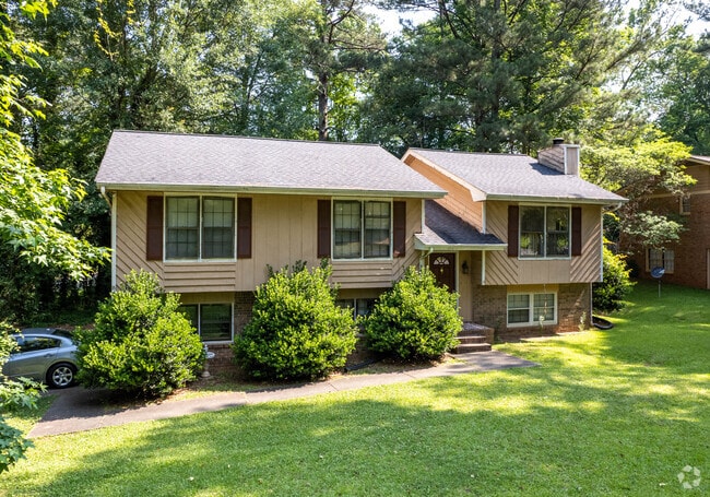 Split-level homes in Carrollton commonly have large front yards.