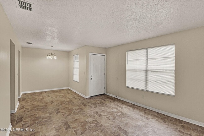 Building Photo - 475 Crabapple Ct