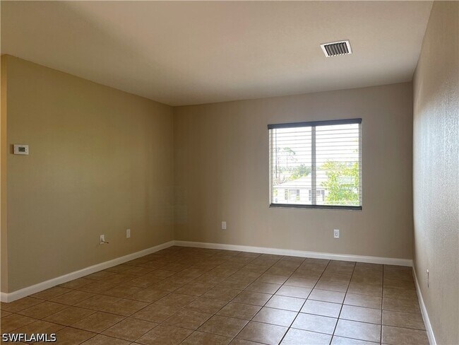 Building Photo - 18245 Louise Dr