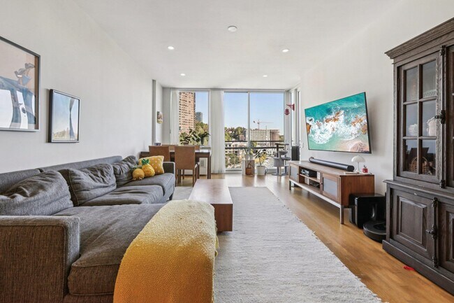 Foto del edificio - 915 Hudson Park